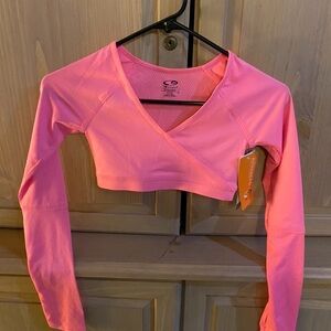 Girls Champion long sleeve crop top.